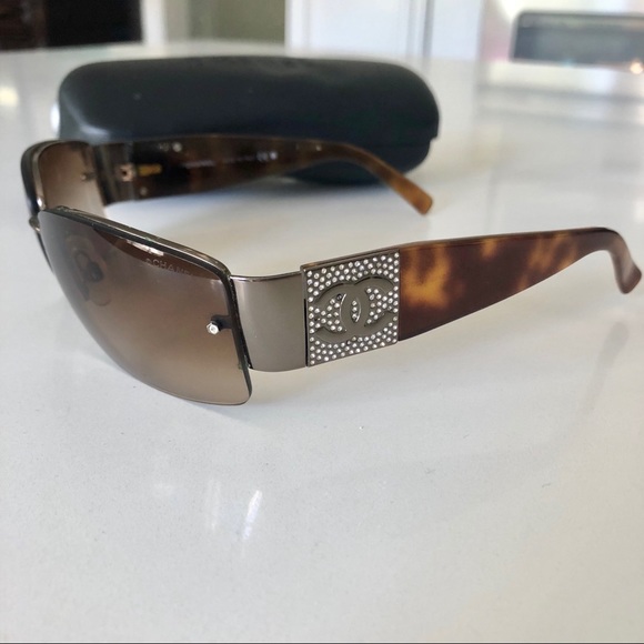 CHANEL Accessories - CHANEL sunglasses